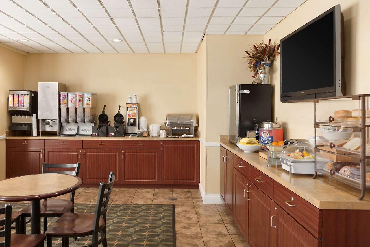 Country Inn & Suites By Radisson, Fredericksburg South I-95 , Va エクステリア 写真
